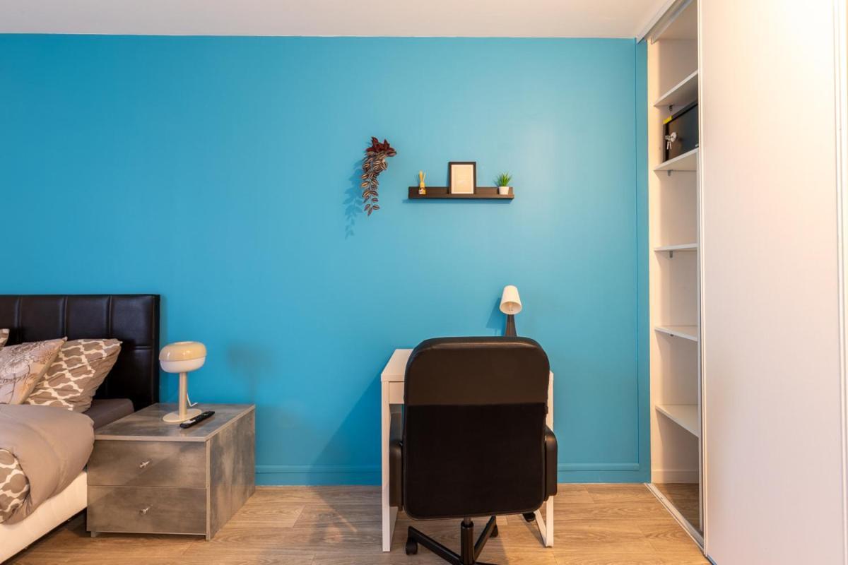 Le Beau Refuge Parisien De Cergy - Parisian Modern Flat At Cergy Bed and Breakfast Exteriör bild