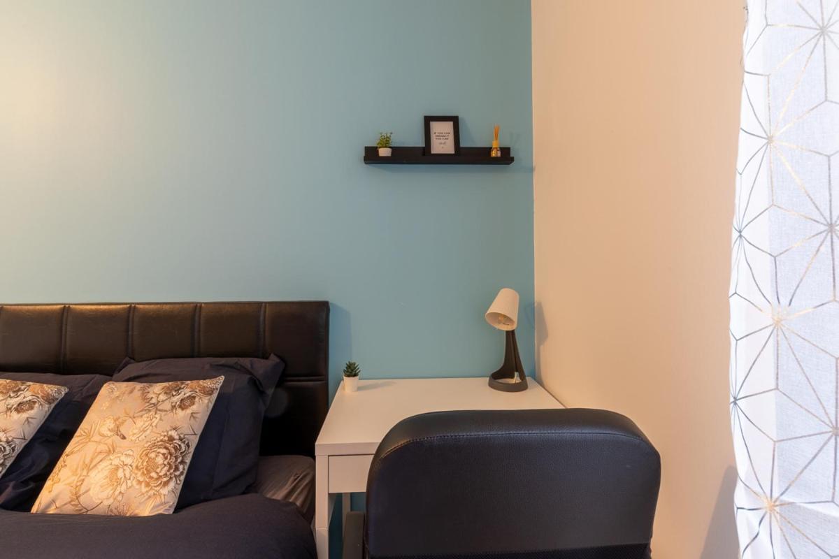 Le Beau Refuge Parisien De Cergy - Parisian Modern Flat At Cergy Bed and Breakfast Exteriör bild