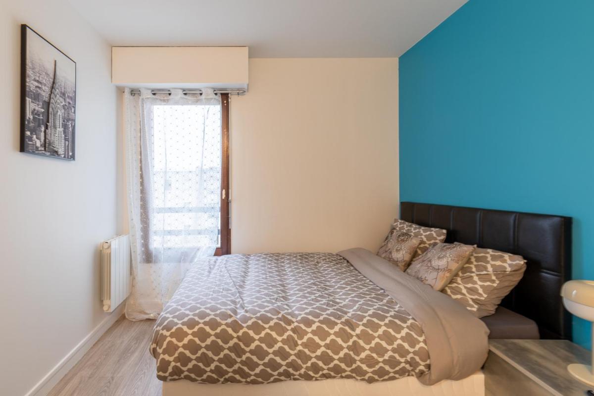 Le Beau Refuge Parisien De Cergy - Parisian Modern Flat At Cergy Bed and Breakfast Exteriör bild